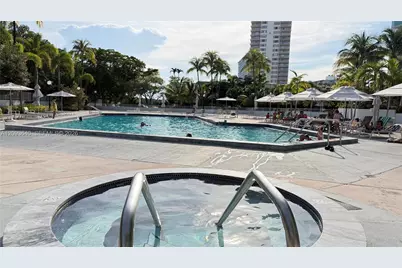 100 Bayview Dr #509, Sunny Isles Beach, FL 33160 - Photo 5