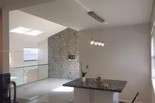 10307 NW 9th St Cir, Miami, FL 33172 - Photo 3