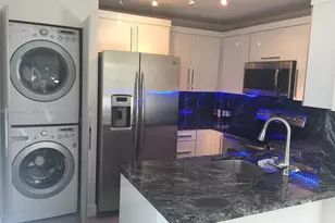 10307 NW 9th St Cir, Miami, FL 33172 - Photo 9