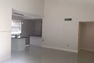 10307 NW 9th St Cir, Miami, FL 33172 - Photo 5