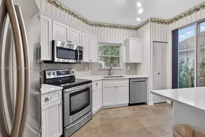 18577 NW 19th St, Pembroke Pines, FL 33029 - Photo 11