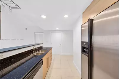 325 S Biscayne Blvd #2320, Miami, FL 33131 - Photo 15