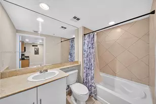 325 S Biscayne Blvd, Miami, FL 33131 - Photo 21
