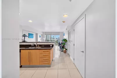 325 S Biscayne Blvd #2320, Miami, FL 33131 - Photo 9