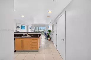 325 S Biscayne Blvd, Miami, FL 33131 - Photo 9