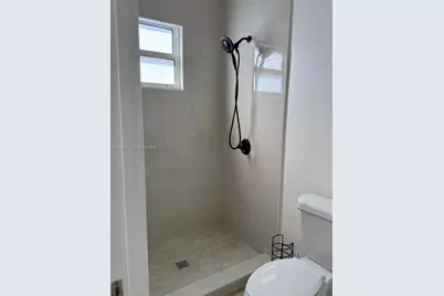 1129 SW 10th St, Miami, FL 33130 - Photo 15