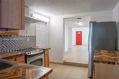 861 W 32nd St, Hialeah, FL 33012 - Photo 5