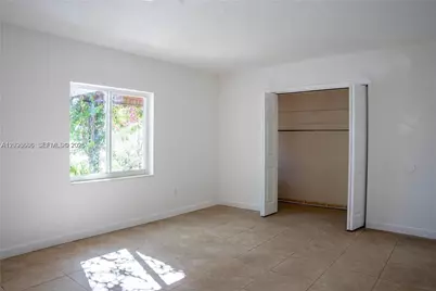 861 W 32nd St, Hialeah, FL 33012 - Photo 9