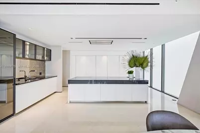 1000 Biscayne Blvd #4102, Miami, FL 33132 - Photo 11