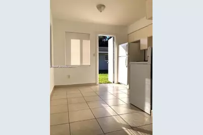 310 SW 10th Ter, Hallandale Beach, FL 33009 - Photo 13