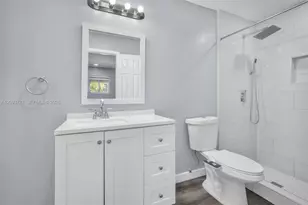609 N 46th Ave, Hollywood, FL 33021 - Photo 13