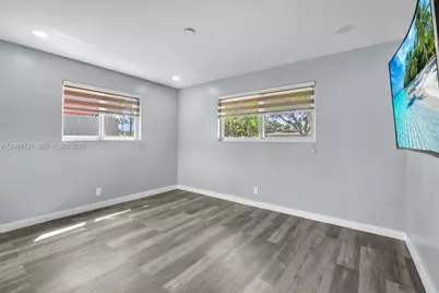 609 N 46th Ave, Hollywood, FL 33021 - Photo 11