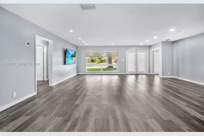 609 N 46th Ave, Hollywood, FL 33021 - Photo 9