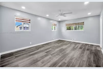 609 N 46th Ave, Hollywood, FL 33021 - Photo 17