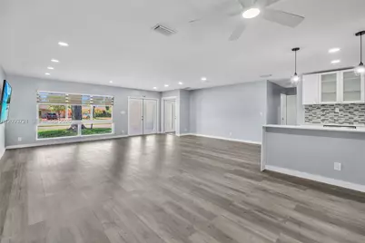 609 N 46th Ave, Hollywood, FL 33021 - Photo 5