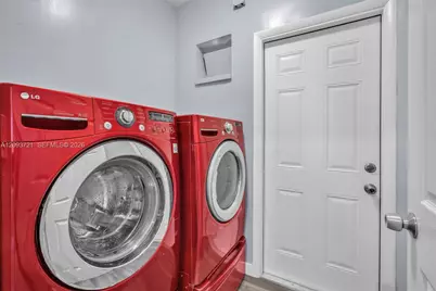 609 N 46th Ave, Hollywood, FL 33021 - Photo 21