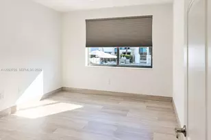 110 Washington Ave, Miami Beach, FL 33139 - Photo 5