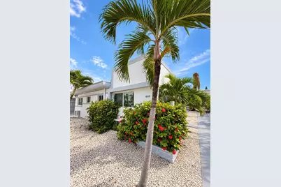 8215 Crespi Blvd #2, Miami Beach, FL 33141 - Photo 13