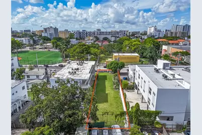 718 SW 4th St, Miami, FL 33130 - Photo 5