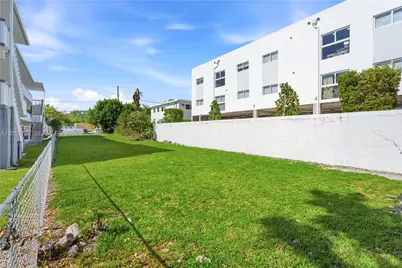 718 SW 4th St, Miami, FL 33130 - Photo 11