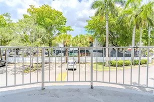 482 NW 165th St Rd, Miami, FL 33169 - Photo 13