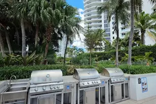 21205 Yacht Club Dr, Aventura, FL 33180 - Photo 47