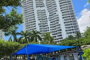 21205 Yacht Club Dr, Aventura, FL 33180 - Photo 47