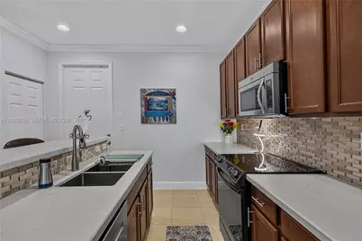 14731 SW 15th Ct, Pembroke Pines, FL 33027 - Photo 15