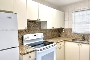 305 W 68th St, Hialeah, FL 33014 - Photo 5