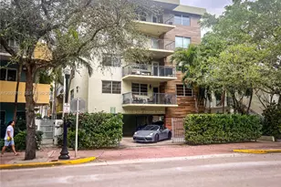 220 Washington Ave, Miami Beach, FL 33139 - Photo 1