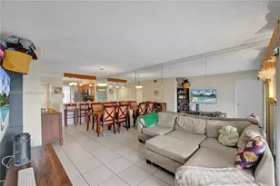 2226 N Cypress Bend Dr, Pompano Beach, FL 33069 - Photo 15