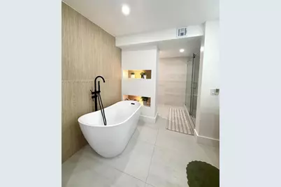 9735 NW 52nd St #420, Doral, FL 33178 - Photo 23