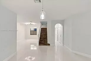 8770 NW 99th Path, Doral, FL 33178 - Photo 5