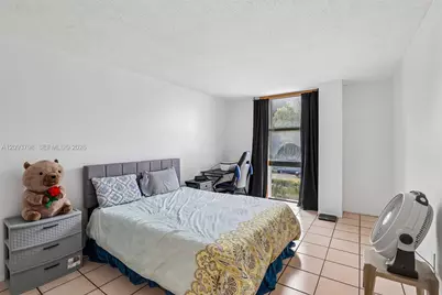 1825 W 44th Pl #208, Hialeah, FL 33012 - Photo 21