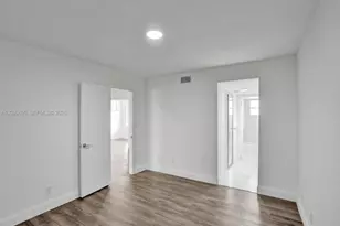 4191 NW 41st St, Lauderdale Lakes, FL 33319 - Photo 9