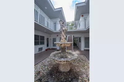 7640 Carlyle Ave #10B, Miami Beach, FL 33141 - Photo 15