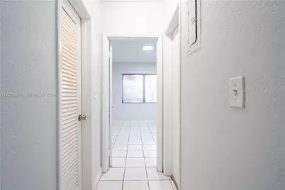 7640 Carlyle Ave #10B, Miami Beach, FL 33141 - Photo 7