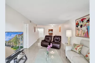 8962 S Hollybrook Blvd #303, Pembroke Pines, FL 33025 - Photo 17