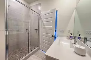 8015 NW 104th Ave, Doral, FL 33178 - Photo 23
