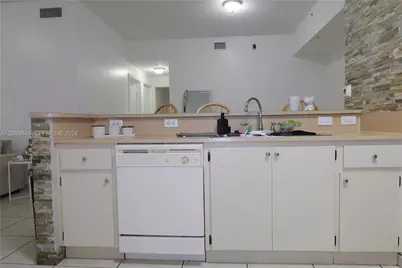 7340 NW 114th Ave #102, Doral, FL 33178 - Photo 9