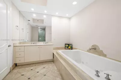 100 S Pointe Dr #1703, Miami Beach, FL 33139 - Photo 11