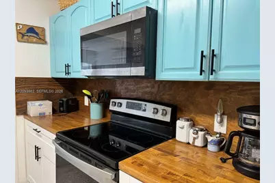 1684 NE Hilltop St, Jensen Beach, FL 34957 - Photo 7