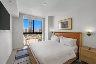 11 NE 6th St, Miami, FL 33132 - Photo 15