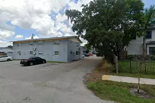 1935 SW 5th Pl, Fort Lauderdale, FL 33312 - Photo 1