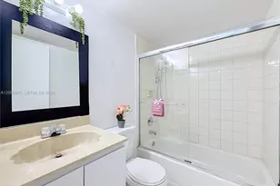 5783 W 28th Ave, Hialeah, FL 33016 - Photo 19