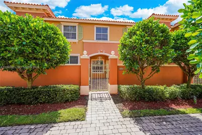 642 SW 106th Ave #1514, Pembroke Pines, FL 33025 - Photo 1