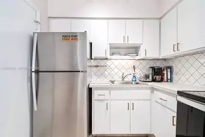 1824 Monroe St #10, Hollywood, FL 33020 - Photo 17