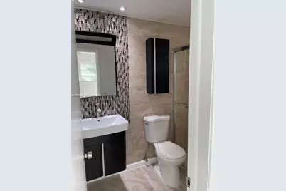 7725 Carlyle Ave #6, Miami Beach, FL 33141 - Photo 11