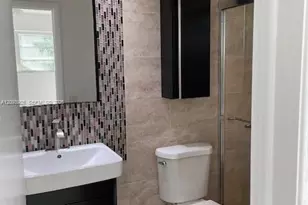 7725 Carlyle Ave, Miami Beach, FL 33141 - Photo 11