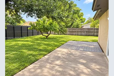 908 Cardinal Pl, Homestead, FL 33035 - Photo 5